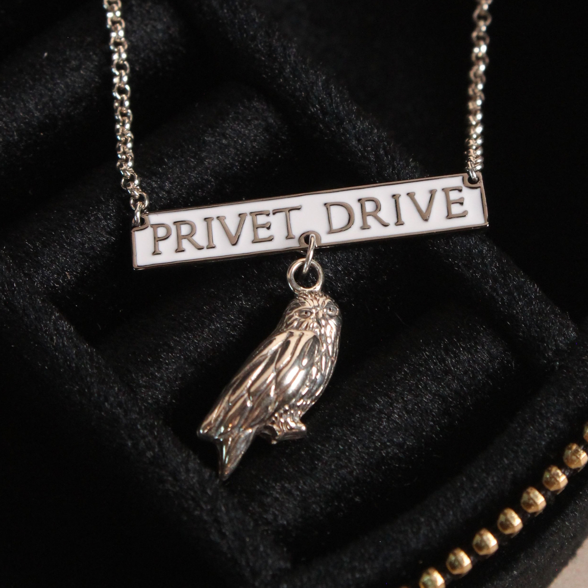 Harry Potter Privet Drive Sign With Hedwig The Owl Necklace - Sterling Silver