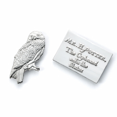Official Harry Potter Hedwig & Letter Pin Badge HPPB1746